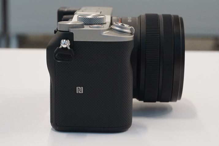 7 IIIƔׂƃObv͐߂A6400͐[߂Ńz[h₷