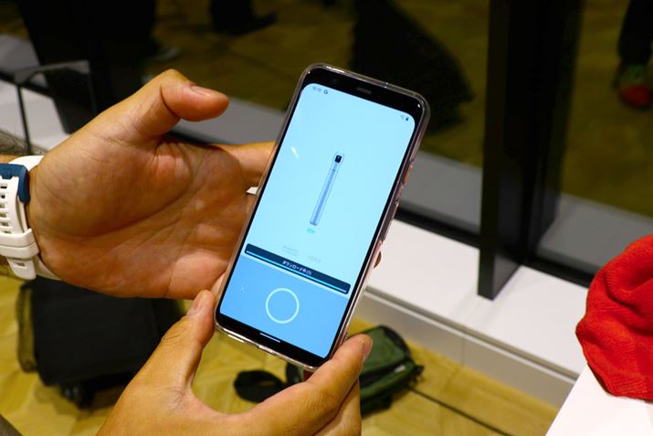 �X�}�[�g�t�H���p�A�v����IQUISPIN�BBluetooth�Ńy�A�����O���A����LAN��ʂ��ĉ摜�������]������