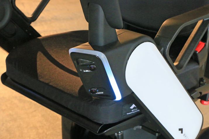 OĎ邽߂̃J͍E2v4B̐ڋ߂̓[_[ɂĊm