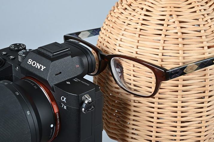 ʂ̎lɂ_Ńt@C_[BeɃXgXĂ郁Kl[U[̂ł͂Ȃł傤