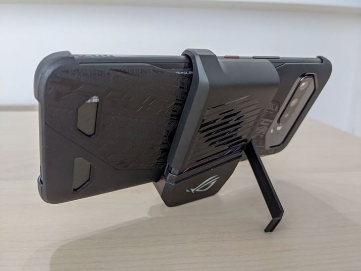 X^hɂȂuAeroActive Cooler 3vBp͍ő4x̗p\Ƃ̂