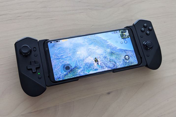 uROG Kunai 3 Gamepadv͖{̂ɒڐڑAL[}bsOݒ肷邱ƂŁA\gуQ[@̂悤ȃvCX^C\