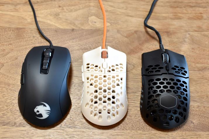 I񂾌yʃQ[~O}EX3iB摜AuKone Pure UltraviROCCATjAuUltralight 2 Cape TownviFinalmousejAuMasterMouse MM710viCooler Masterj