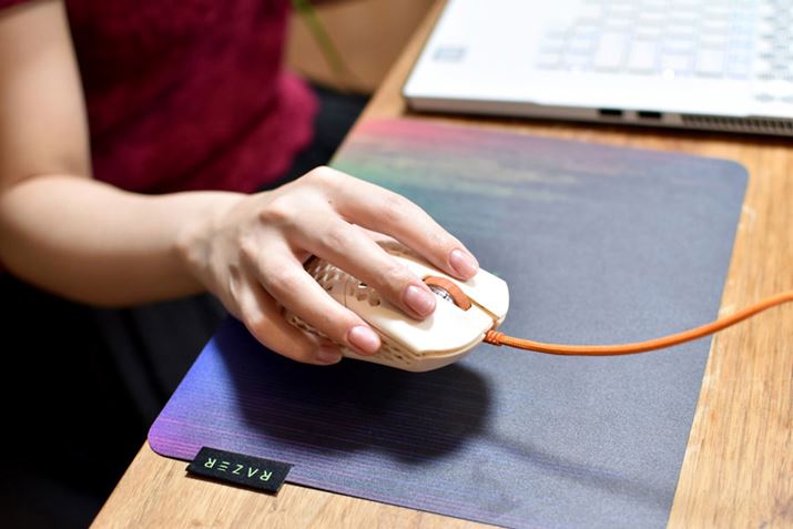 w̌ԂH̂ŁAsĂ̂B̃fbg