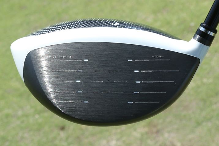 �t�F�[�X�ɂ́uZATEC�`�^���t�F�[�X�v�ƌĂ΂��A�����������\���ւ�f�ނ��g�p�B�X�s�[�h�C���W�F�N�V�����A�ђʌ^�X�s�[�h�|�P�b�g�Ƒ��܂��āA�����������\�ƍL���������G���A�����������Ă��܂��BSIM�V���[�Y�̃t�F�[�X�ʂɂ������A�X�s�[�h�C���W�F�N�V�����̃W�F�����[�U���邽�߂�2�̓�����́A�g�D���Ɉړ����A�������肵�܂���