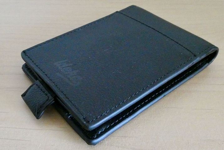 TCY10.5×7.5×0.8mmBꌩƃJ[hɌ܂