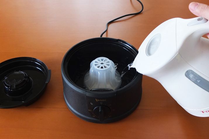 CtĂ琅^NɒB{̂ɂ͐ʐA̒i܂Ő200mlA̒i܂œ700mlɂȂ܂BԂ̖ڈ200ml15A700ml60BȂƋ󕰂Aƕɂӂ댯̂ŁAʂ͏㉺̐ʐɎ܂悤ɂ܂傤