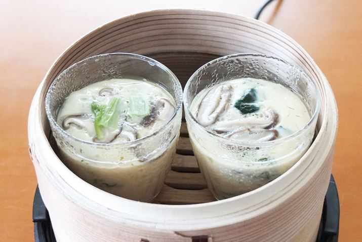 łq̕\ʂ悭ƁAׂׂJĂ܂