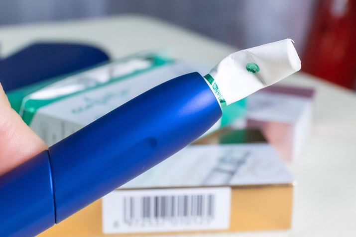 ���M���^�o�R���[�U�[�̊Ԃł́A�u�O���[�v��p�X�e�B�b�N�ł��Ȃ��݂̃J�v�Z�������\�[���B��L�̂悤�ɁA�t�B���^�[�ɓ������ꂽ�J�v�Z�����Ԃ����ƂŖ��ς��ł���