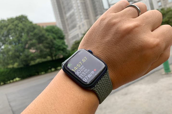 Apple Watchには豊富なワークアウトが用意されており、消費カロリーや距離などを記録できる。写真はバスケットボール