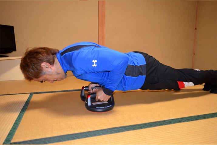 ʏ̃vbVAbvƁA܂Ŏ蕝߂čŝ͎̋ZłAłĂւ̕S̑傫Sz܂Aup[tFNgvbVAbvvȂ疳Ȃł܂