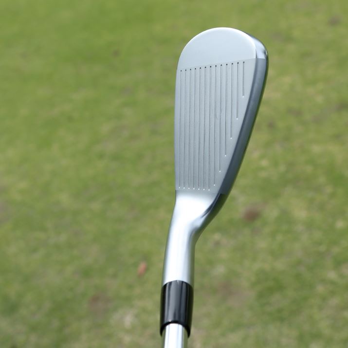 JPX921 zbg^ ACA#9 傫߂̃O[Xɂ߂̃gbvu[hƁAڂɌ₳vf荞݂ȂA肵`̊Ă܂BԎقǂ킸ɃO[X傫ȂĂāA~Xɋ\ƍ킹A肵𔭊Ăꂻł