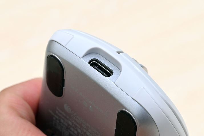 [d[qUSB Type-CɂȂ܂BuMX Anywhere 2sv̏[d[qڑӂLmۂĂA[dP[ũRlN^[[̃TCYI΂ȂȂ_͍D|Cgł