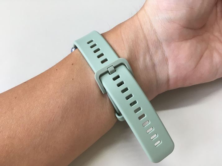 �x���g�̑f�ށA�t���I���G���X�g�}�[�g�o���h�́A���u�����h�̃n�C�G���h���f���ɂ��̗p����Ă��鍂���Ȃ���