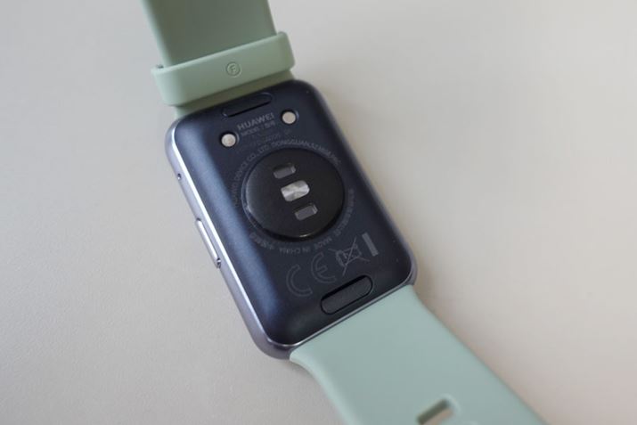 �P�[�X�̗��ɂ͐S���Z���T�[�𑕔�