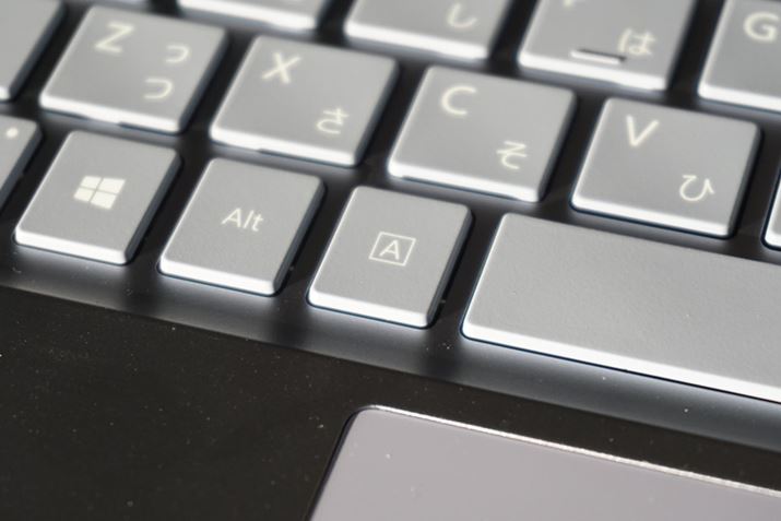 Xy[XL[̍ɔzuꂽuAvL[BʓIWindowspL[{[h͖ϊL[ꏊAIMEItɂ邽߂́uAvL[zuĂBMac[U[ɂ͂Ȃ݂̔zu