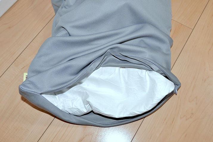 z̃Jo[̒ɁA]y̕l܂܂Ă悤ł