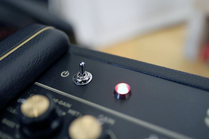 ̃K`bƓdXCb`{iIȐ^ǃAv̂悤ŃJbRI