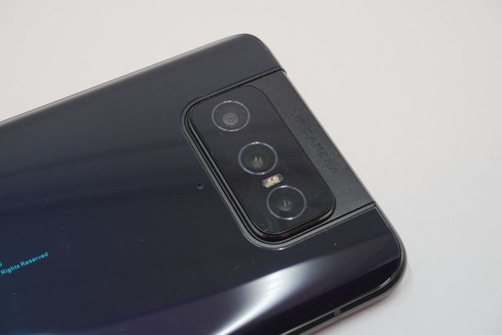 ő180°]tbvJBڍׂ͌q̃J̃r[ŉ܂