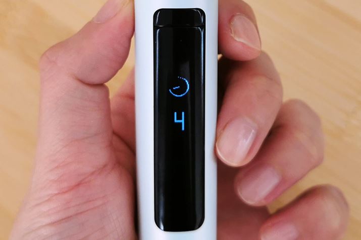 ���M���͊���10�b�O����J�E���g�_�E�����\�������̂ŁA�҂��Ă���Ԃ��C���C�����Ȃ�����