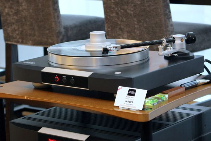 {̃TCY438ij×154ij×395isjmmŁAdʂ34kgBA~؍H➑̂̓ubNAm_CYh{Aɏ㎿ȃwACdグƂĂBo[AC\[gꂽA~؍H̋rɂ3_x\̗p