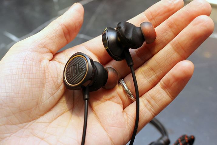 X|[cCz̃mEnE𐶂ĊJꂽZpucCXgbN\v̗pQ[~OCzBCzɑĂЂ˂čœKȈʒuɃtBbg\ŁAԂ̃Q[vCɏWł悤ɂȂĂ