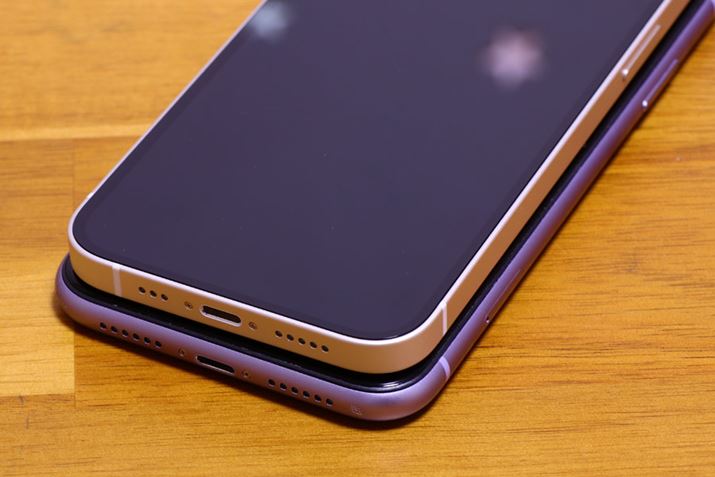 iPhone 12̊ptHƁBiPhone 11̊ۂ݂̂tH́AD݂̕Ƃ낾Ǝv܂