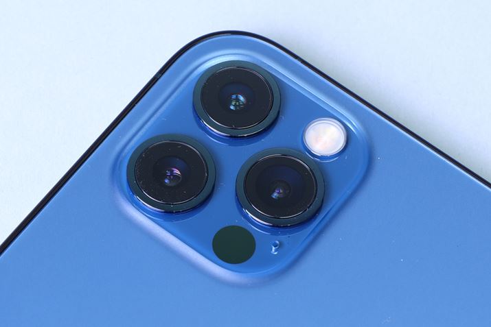 iPhone 12 Pro͍LpJALpJA]J̃gvJBőΏە܂ł̋𑪒肷uLiDARXLiv