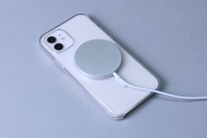 NAP[X𑕒ԂɁAMagSafe[diAbvXgAi͐ŕ4,500~j