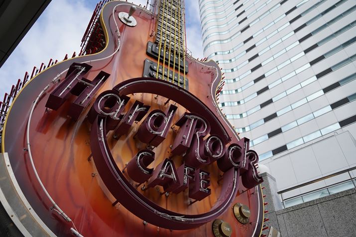 7CAFE 28-60mm F4-5.6A28mmAF4A1/800bAISO100AzCgoXFI[gANGCeBuX^CFX^_[hADWIveB}CU[FI[gAcȎ␳FI[gA{F␳FI[gAӌ␳FI[gAJPEGBeʐ^i6000×4000A13.1MBj