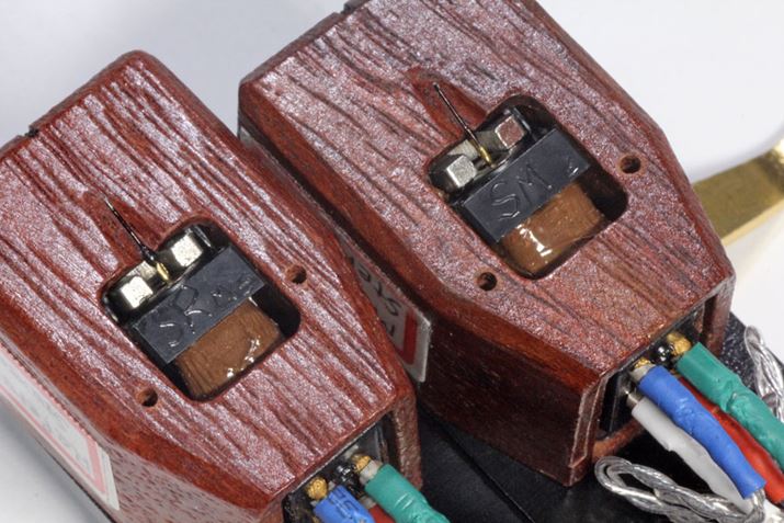 OςĂAʂ̓J`o[ɍ󂳂ꂽpōs`