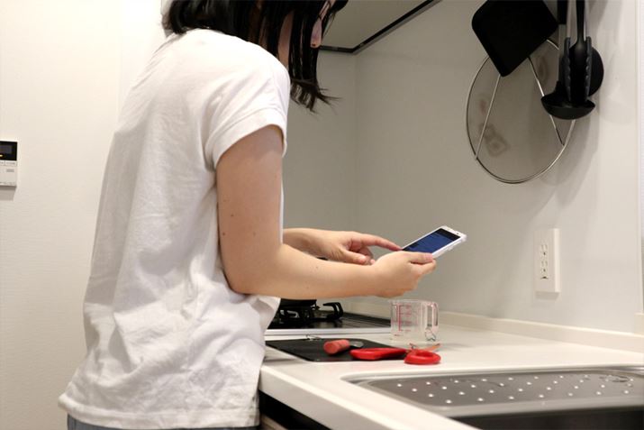 �������ɃX�}�z���E���グ��̂͌��\�Ȏ�Ԃł����