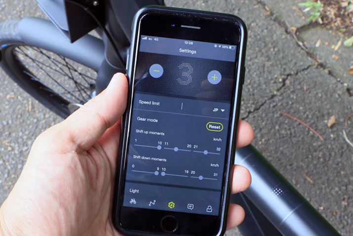 ϑ̃^C~O̓X}[gtH̃AvōsBVtgAbvƃVtg_EAꂼōׂݒł