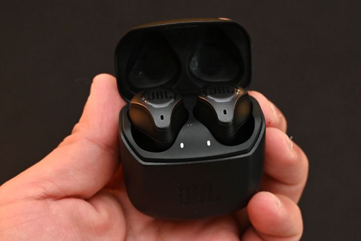 SCXCz^Cv́uCLUB PRO+ TWSv