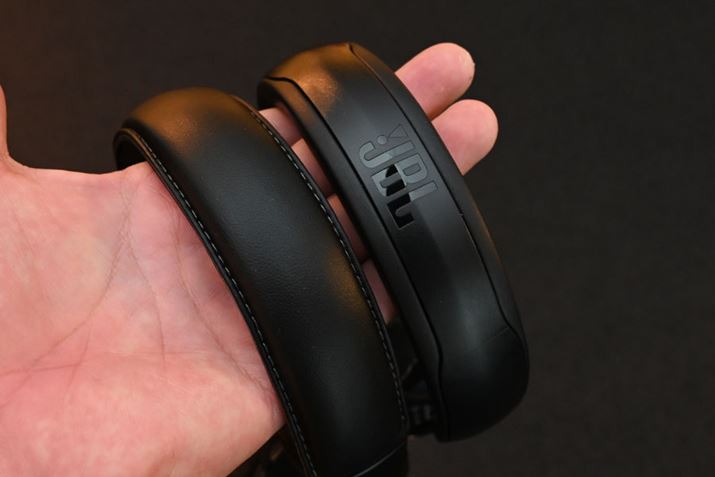 wbhoh̑fނŏʃf́uCLUB ONEvƂ͎኱قȂ