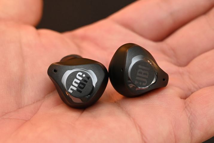 uCLUB PRO+ TWSṽCz{