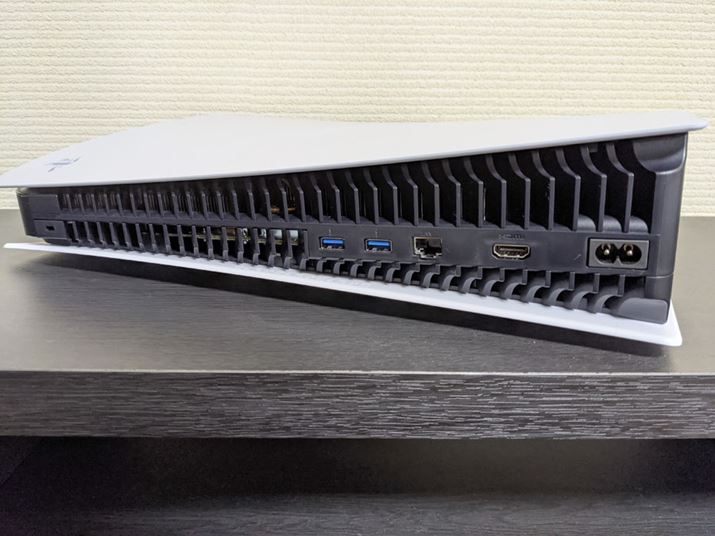 e|[gނ͖{̔wʂɂ܂Ƃ܂Ă܂BUSB|[giō10Gbpsj×2ALAN|[gAHDMIo͒[qAd|[g