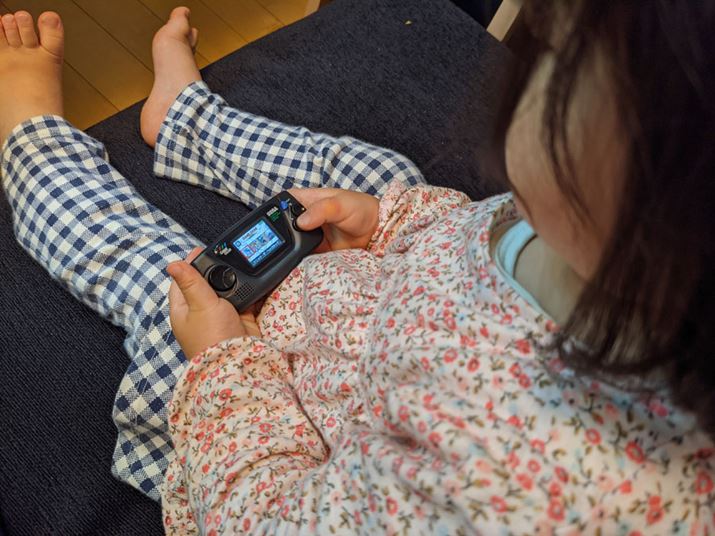 2΂̎qǂɁuQ[MA~NvĂA傤ǂTCYłB̎qǂ̃Q[fr[́uQ[MA~NvɂȂ̂