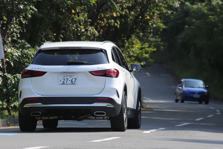 uGLA 200d 4MATICv̑sC[W