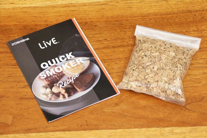 ��20�����������镪�ʁi30g�j�������`�b�v�i��ށF�T�N���j�ƃ��V�s�u�b�N���t�����Ă���̂ŁA�w���������̓����������Ƀ`�������W���邱�Ƃ��\