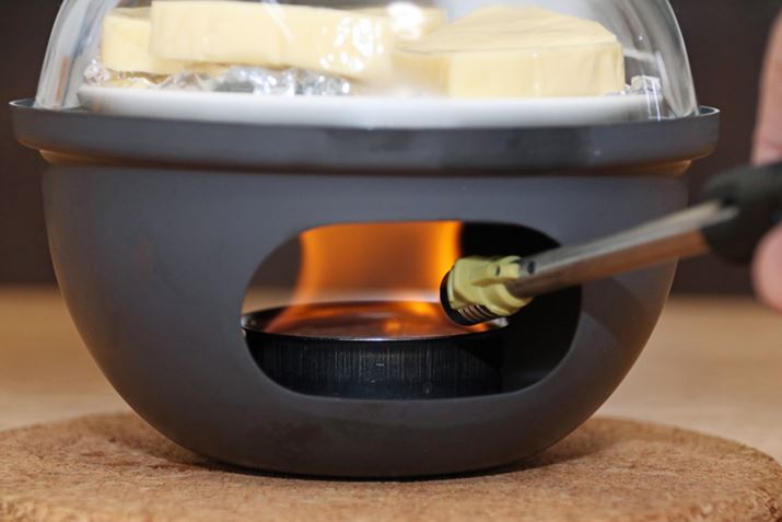 �Ō`�R���ɒ��΂��܂��B���������璅�΂���̂ŁA�Ό��̒������C�^�[���g���Ƃ����ł��傤