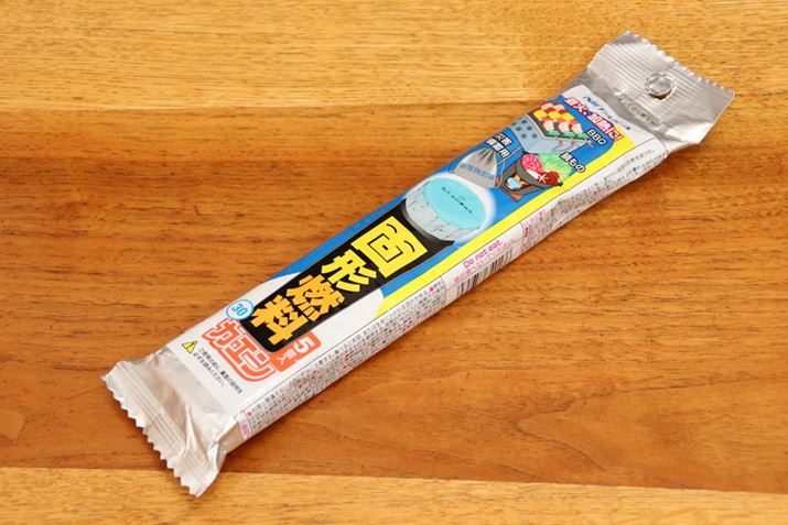 ����g�p�����̂́A�j�C�^�J�u�Ō`�R���J�G���v30g×5���B�M�҂�198�~�ōw�������̂ŁA1������̒P����39.6�~�B5���Ԃ̉��M��3��s�����̂ŁA1�񂠂���13.2�~���x�̃R�X�g�ōς݂܂�