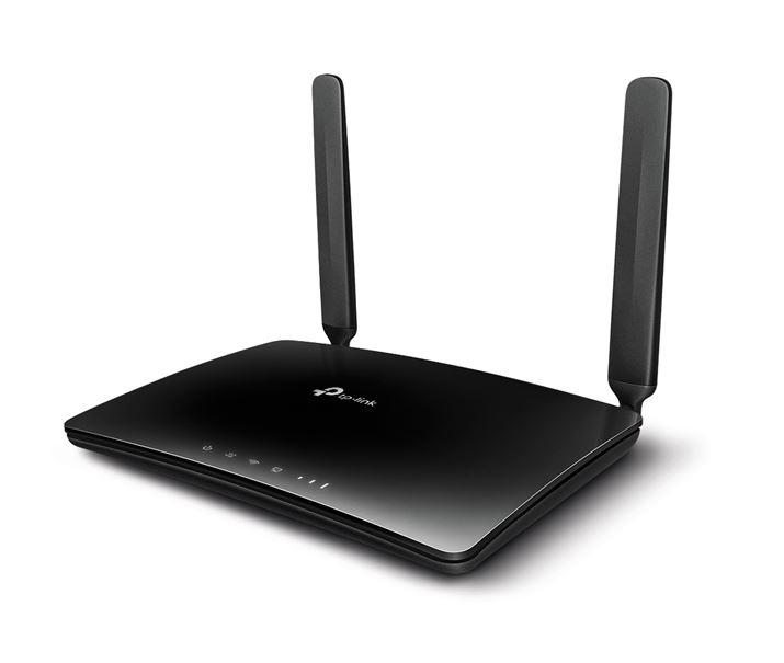 uXORlvŗpz[[^[ATP-LinkuArcher MR400vB2̑傫ȃAeiĂAƂ̒ŜWi-Fi̓dg͂