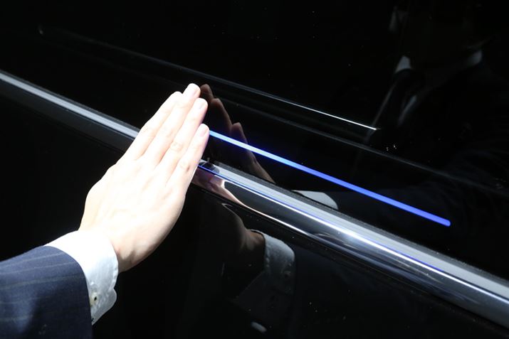 XChhAɎAXCh邱ƂŃhAJ邱Ƃł