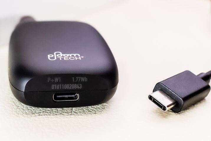 USB Type-CΉɑΉBP[uACA_v^[Ă