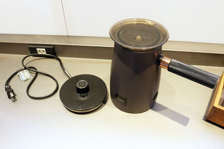 dCPĝ悤ɁAdv[g{{̂Ƃ\ƂȂĂ܂Bd͂500W