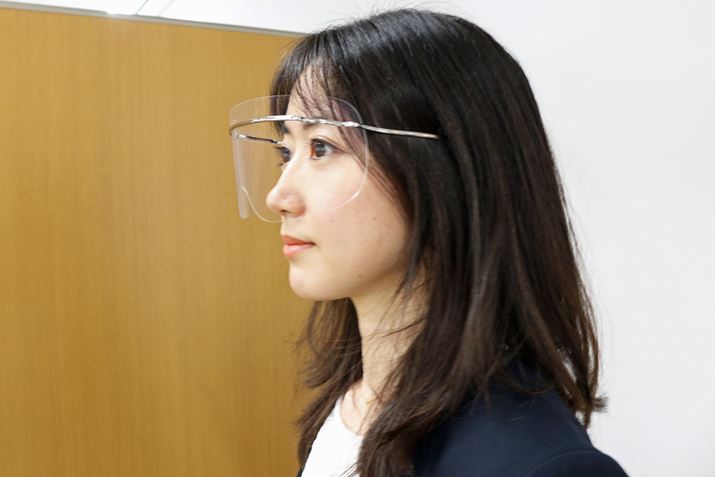 �t�B�������N���A�ŏd�ʂ��y�����߁A�������Ă����a���͏��Ȃ��A���E���W������s����������܂���ł���