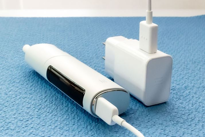 USB Type-C̗pBtACA_v^[̃TCY͑傫߁Bt[dɂ͖100Kv