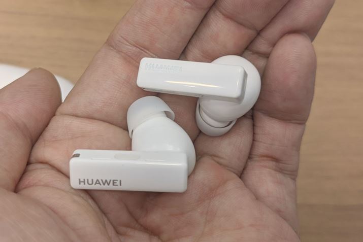 ANeBumCYLZO@\ڂ̊SCXCzuFreeBuds Prov