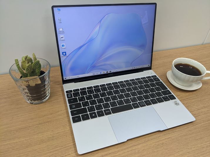 {̃TCY284ij×207isj×13.6ijBA4pɎ܂邭炢RpNg